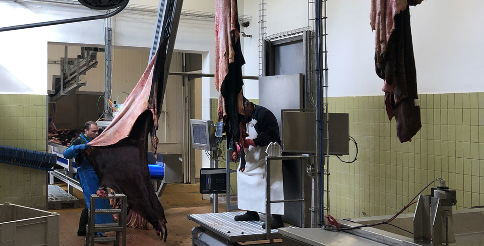 Automatic weighing, registration and management of traceability data